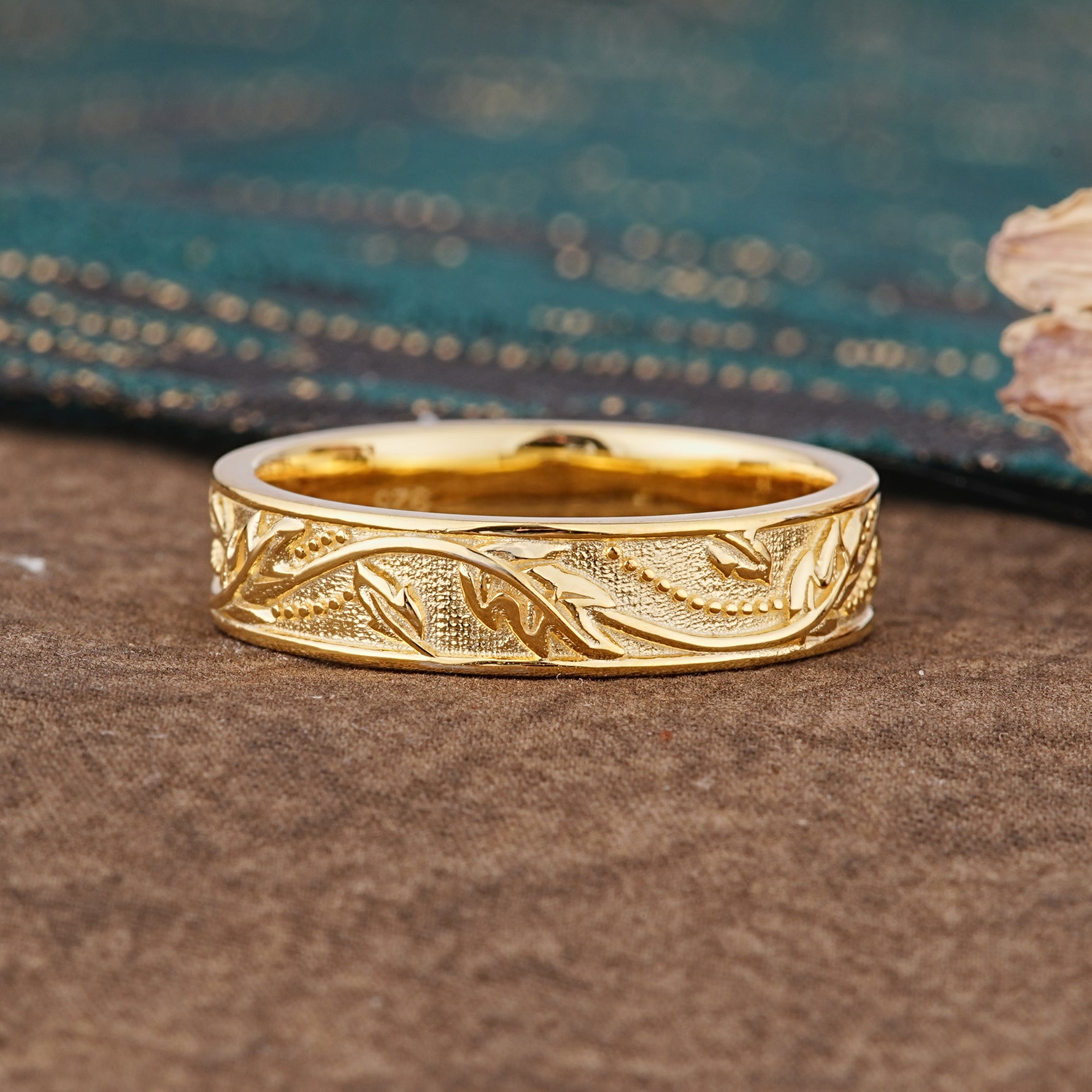 Vintage Vine Engraved Men's Wedding Band - Additional view