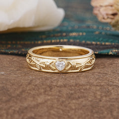 Vintage Engraved Pattern Heart Cut Men’s Moissanite Ring