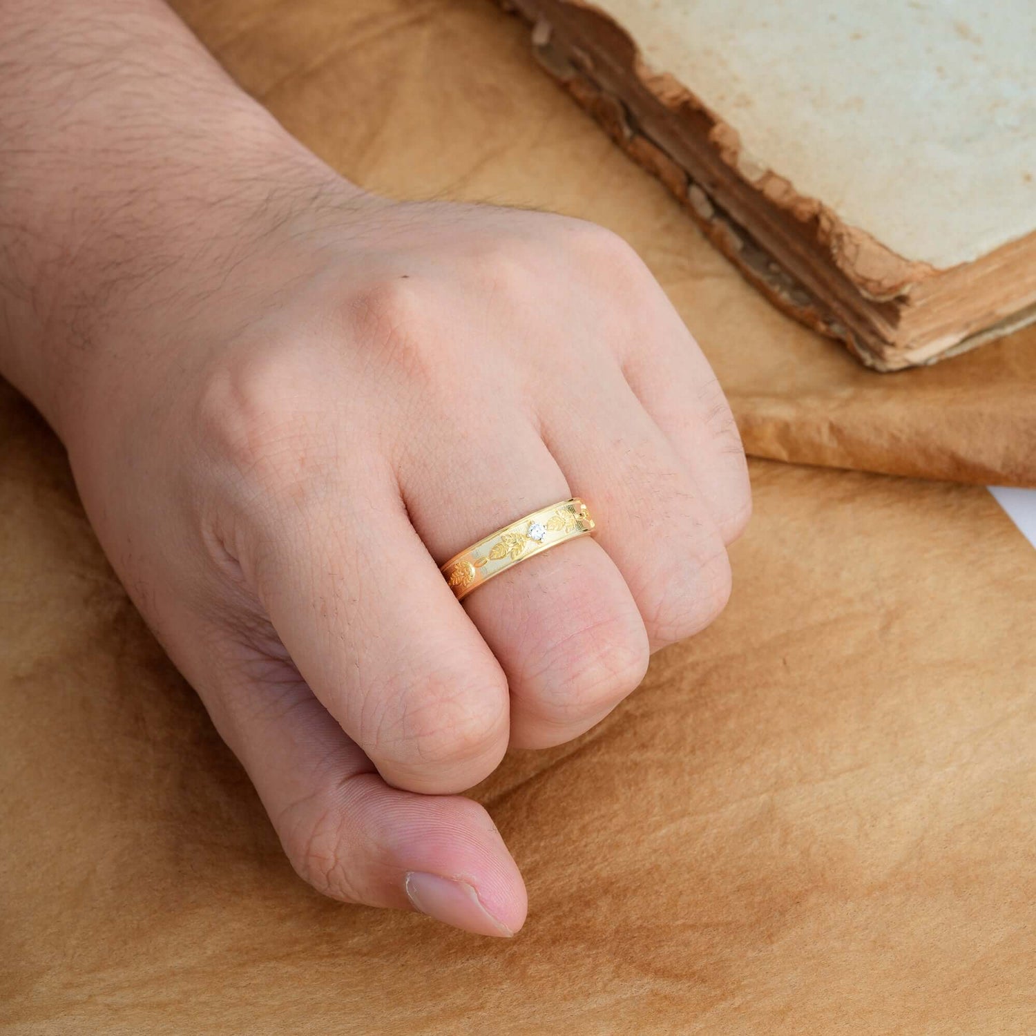 Unique Round Cut Leaf Engraved Design Moissanite Ring for Men