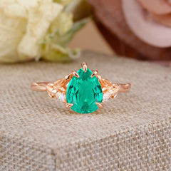 Elegant & Luxurious 5 prong Pear-Cut Emerald Wedding Band