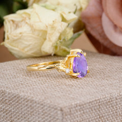 Elegant  Luxurious 5 prong Pear-Cut Natural Amethyst Wedding Band