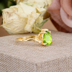 Elegant  Luxurious 5 prong Pear-Cut Natural Peridot Wedding Band