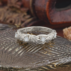 Vintage Round Cut Vine Pattern Moissanite Ring for Men