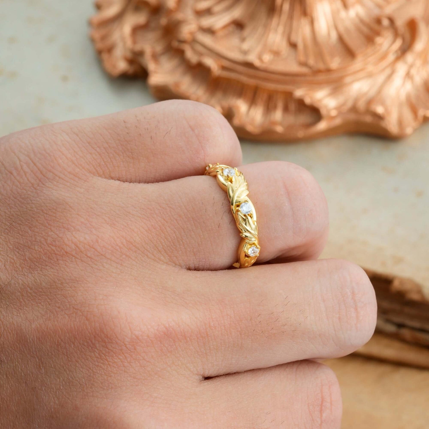 Vintage Round Cut Vine Pattern Moissanite Ring for Men