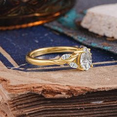 Exquisite 4-Prong Pear Cut Moissanite Engagement Ring