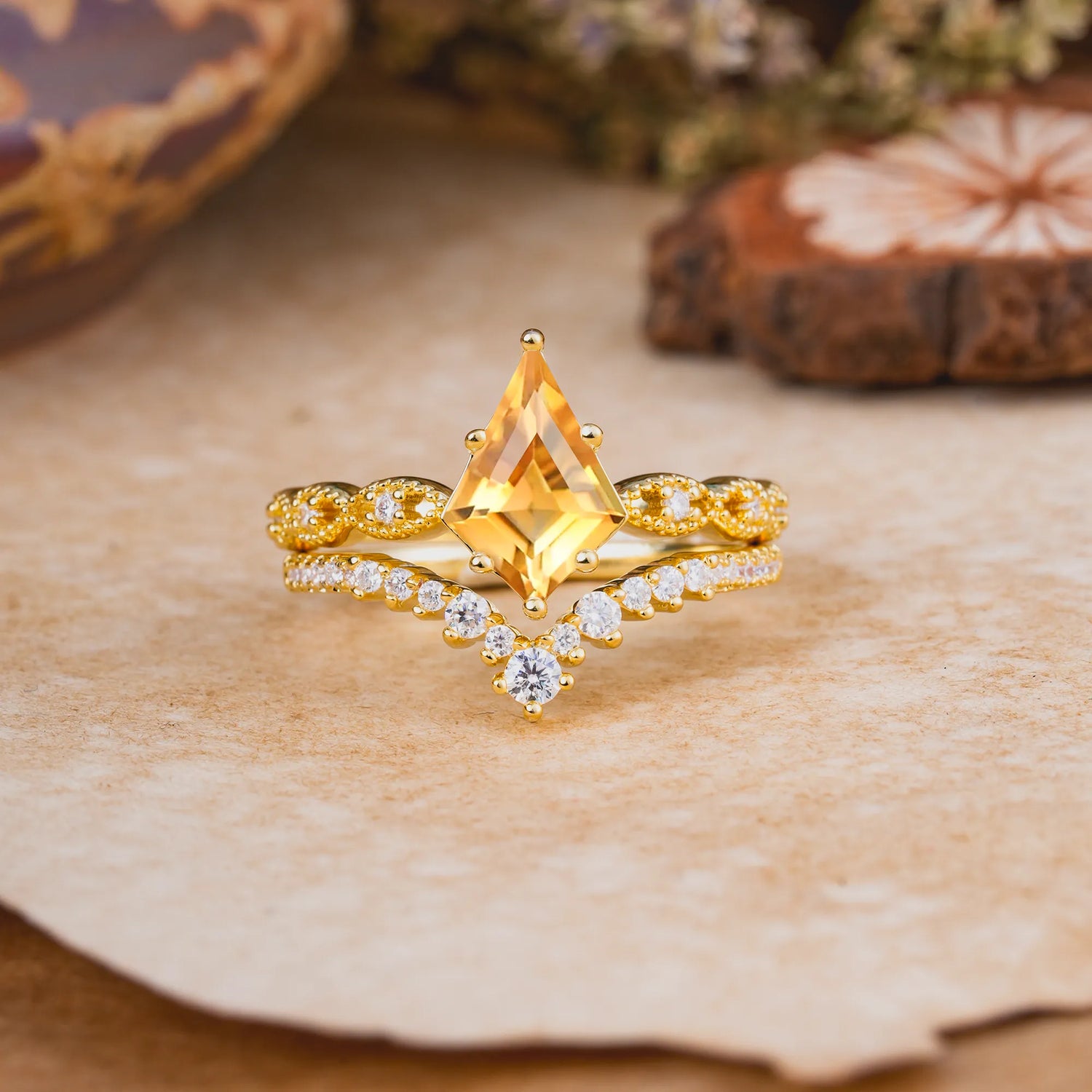 Luxury Vintage 6-Prong Kite-Cut Citrine Engagement Ring Set