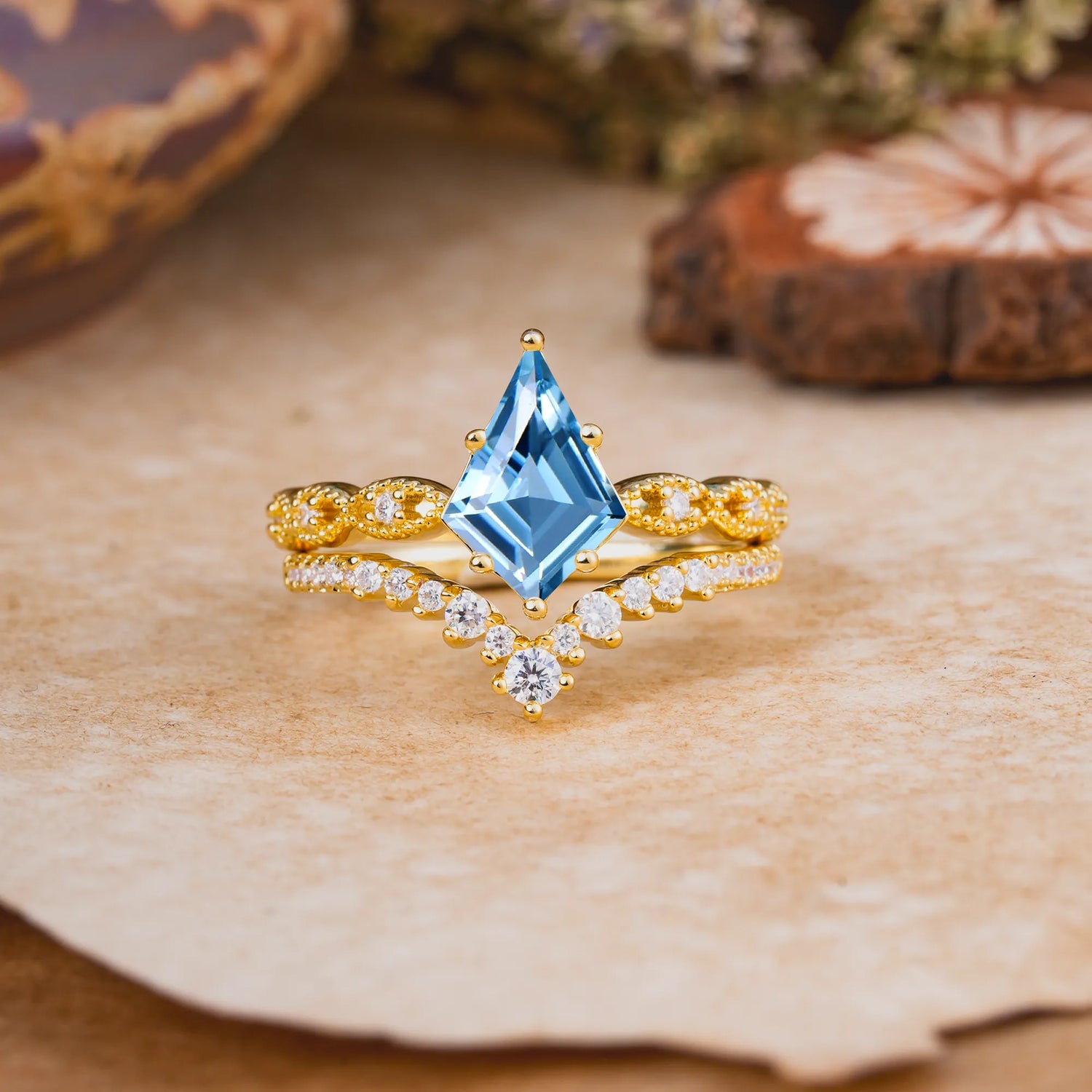 Luxury Vintage 6-Prong Kite-Cut Aquamarine Bridal Ring Set