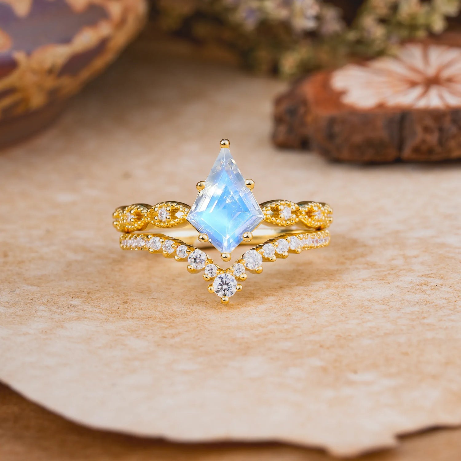 Luxury Vintage 6-Prong Kite-Cut Moonstone Engagement Ring Set