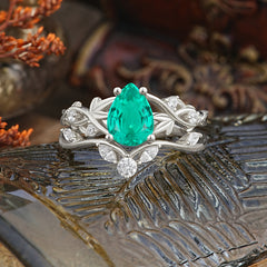 Luxury Nature-Inspired Pear Cut Vintage White 4 Prong Emerald Ring Pave Engagement Ring Set