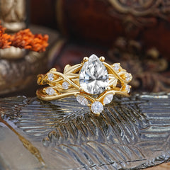 Luxurious Pear Cut Vintage White 4 Prong Lab Diamond Ring Pave Engagement Ring Set