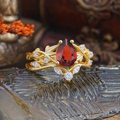 Luxury Nature-Inspired Pear Cut Vintage White 4 Prong Garnet Ring Pave Engagement Ring Set