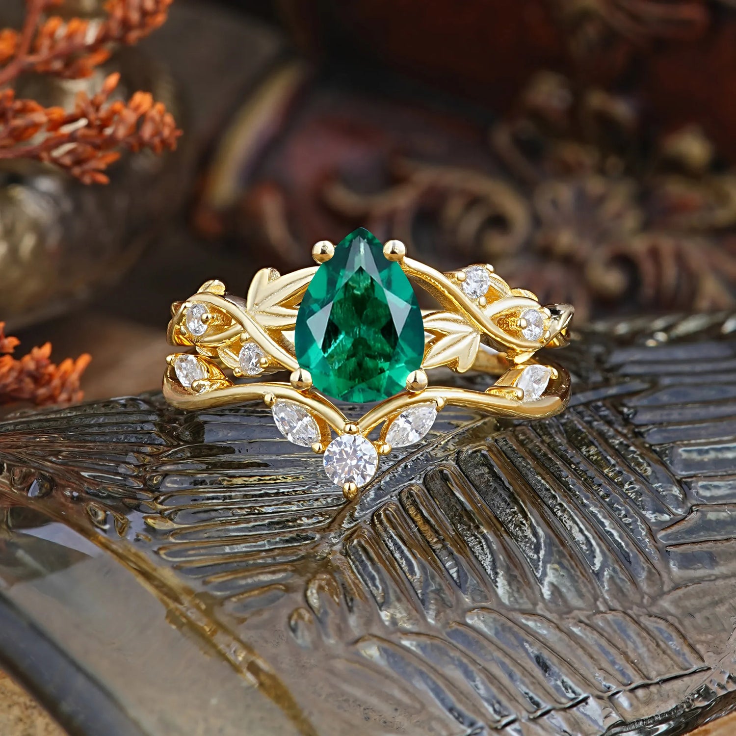 Luxury Nature-Inspired Pear Cut Vintage White 4 Prong Emerald Ring Pave Bridal Ring Set