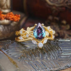 Luxury Nature-Inspired Pear Cut Vintage White 4 Prong Alexandrite Ring Pave Engagement Ring Set