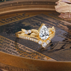 Nature-Inspired Pear-Cut Lab Diamond Couple's Engagement Ring Set