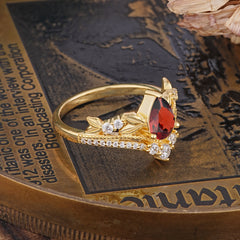Nature-Inspired Pear-Cut Natural Garnet Couple's Engagement Ring Set