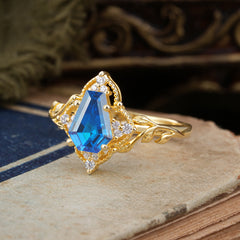 Antique Nature Inspired Coffin-Cut Sapphiret Engagement Ring