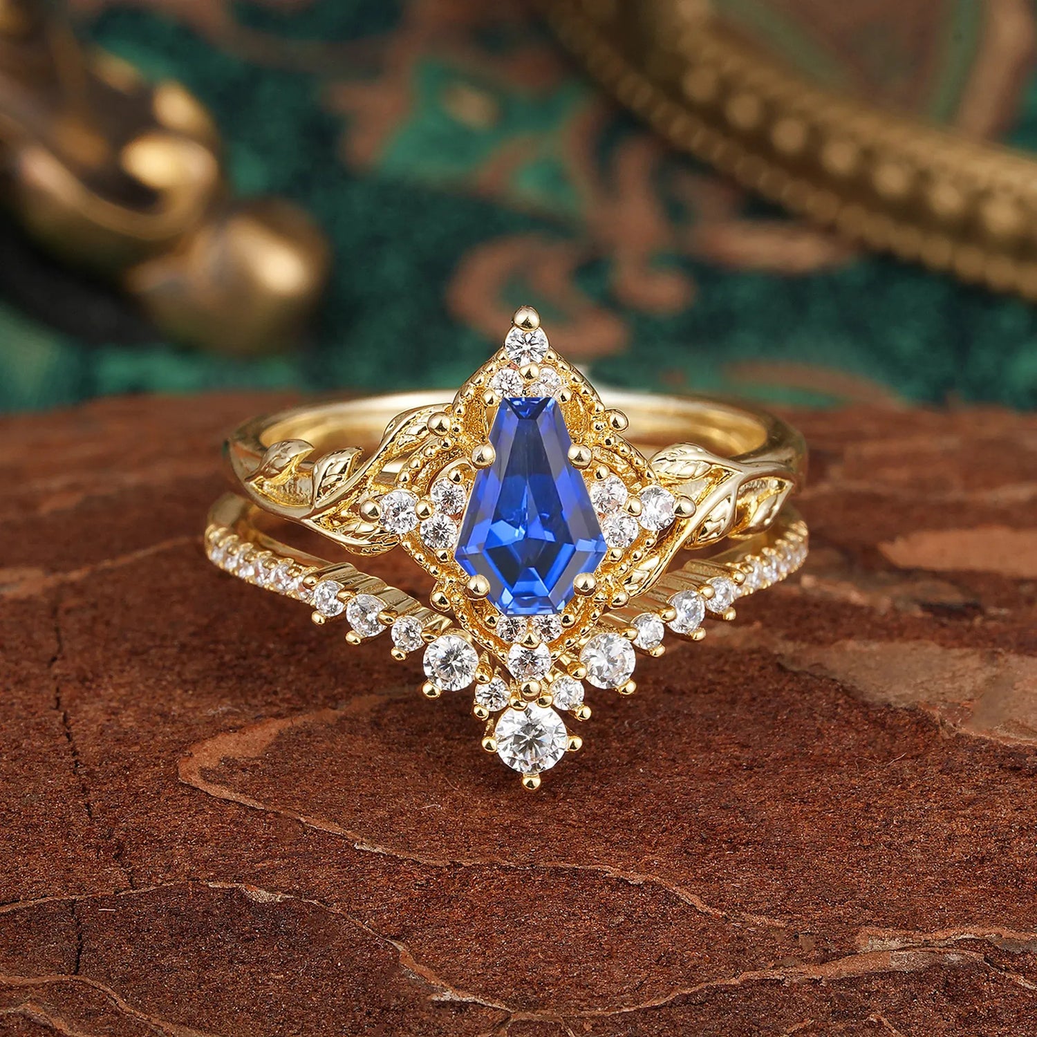 Minimalist Vintage 4-Prong Coffin-Cut Sapphire Engagement Ring Set