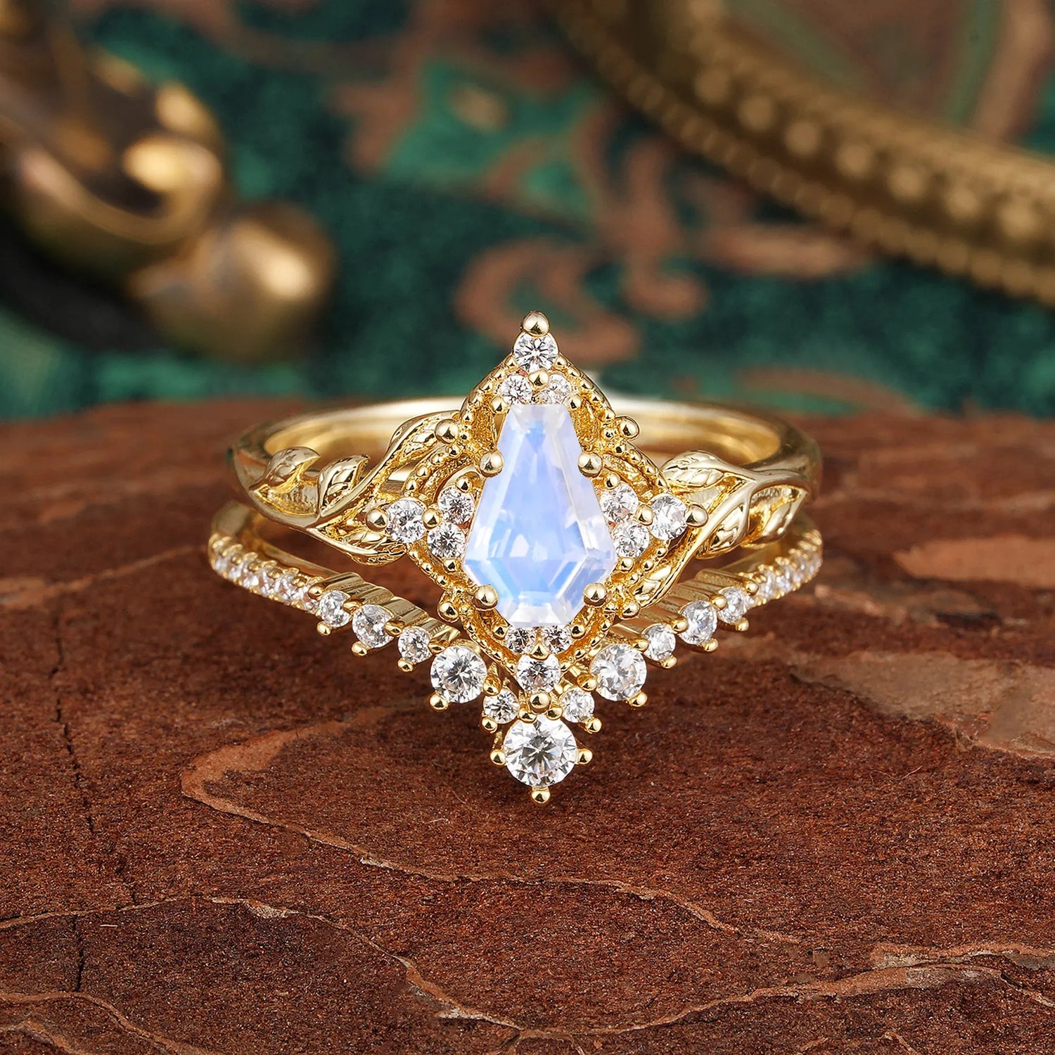 Minimalist Vintage 4-Prong Coffin-Cut Moonstone Engagement Ring Set