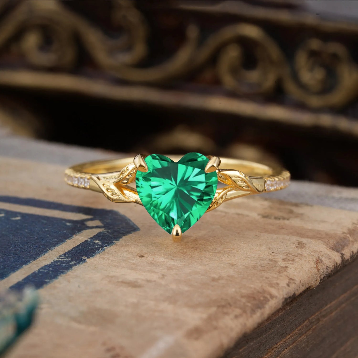 Vintage 3-Prong Heart-Cut Emerald Engagement Ring - Romalar Jewelry
