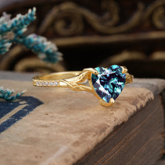 Vintage 3-Prong Heart-Cut Natural Alexandrite Engagement Ring