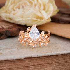 Pear-Shaped Leaf Moissanite Engagement Ring Set – 2PC