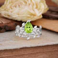 Nature-Inspired Leaf Pear Cut Peridot Ring Set-2pc