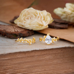 Nature-Inspired Leaf Pear Cut Lab Diamond Ring Set-2pc