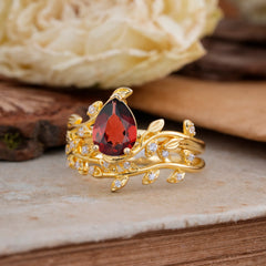 Nature-Inspired Leaf Pear Cut Garnet Ring Set-2pc