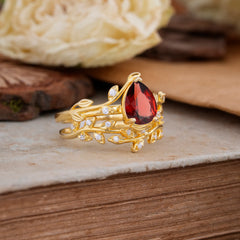 Nature-Inspired Leaf Pear Cut Garnet Ring Set-2pc