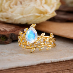 Nature-Inspired Leaf Pear Cut Moonstone Ring Set-2pc