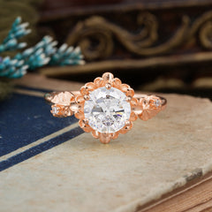 Classic Vintage 4-Prong Round Moissanite Engagement Ring