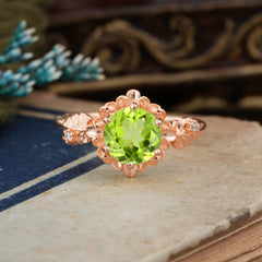 Classic Vintage 4-Prong Round Peridot Engagement Ring