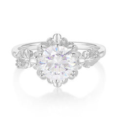 Classic Vintage 4-Prong Round Moissanite Engagement Ring