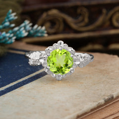 Classic Vintage 4-Prong Round Peridot Engagement Ring