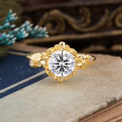Classic Vintage 4-Prong Round Lab Diamond Engagement Ring