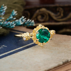 Classic Vintage 4-Prong Round Emerald Engagement Ring