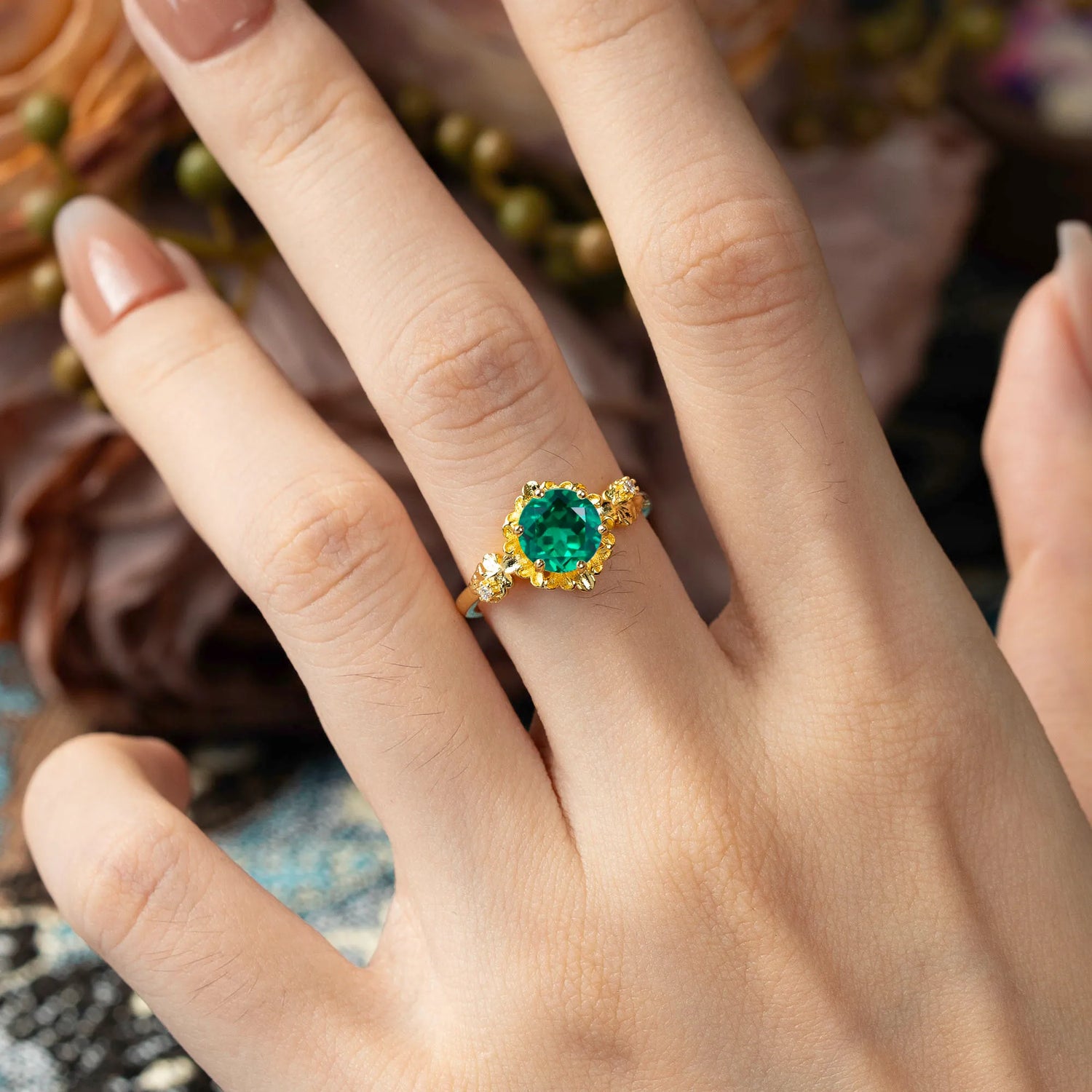 Classic Vintage 4-Prong Round Emerald Engagement Ring - Romalar Jewelry