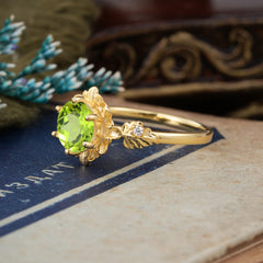 Classic Vintage 4-Prong Round Peridot Engagement Ring
