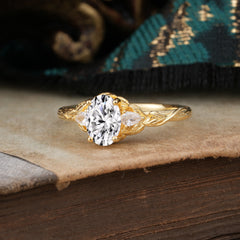 Timeless Classic Nature-Inspired 4-Prong Oval-Cut Lab Diamond Engagement Ring