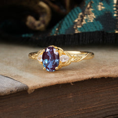 Timeless Classic Nature-Inspired 4-Prong Oval-Cut Natural Alexandrite Engagement Ring