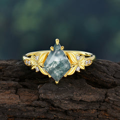 Luxe Vintage 4 Prong Kite-Cut Natural Moss Agate Engagement Ring