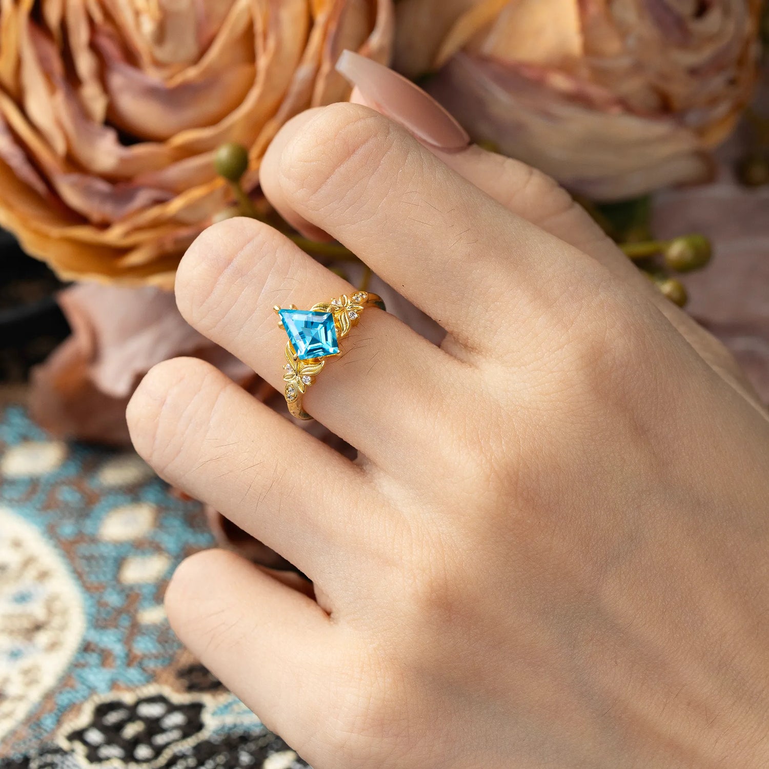 Luxe Vintage 4 Prong Kite-Cut Aquamarine Engagement Ring