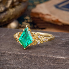 Luxe Vintage 4 Prong Kite-Cut Natural Emerald Engagement Ring
