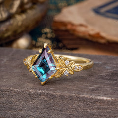Luxe Vintage 4 Prong Kite-Cut Natural Alexandrite Engagement Ring