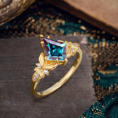 Luxe Vintage 4 Prong Kite-Cut Natural Alexandrite Engagement Ring