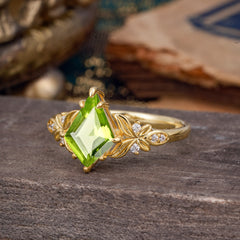 Luxe Vintage 4 Prong Kite-Cut Natural Peridot Engagement Ring