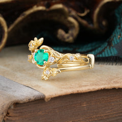 Floral themed 4 Prong Round Emerald Wedding Ring Set