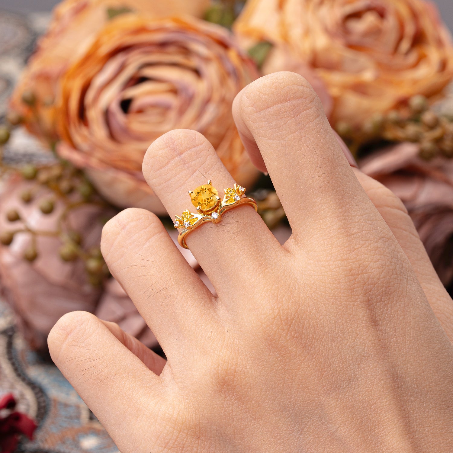 Nature-Inspired 4-Prong Round Citrine Engagement Ring