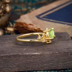 Nature-Inspired 4-Prong Round Peridot Engagement Ring