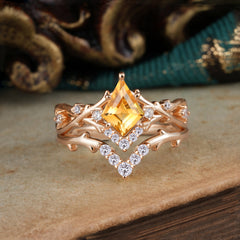 Luxury Vintage 5-Prong Kite-Cut Citrine Engagement Ring Set